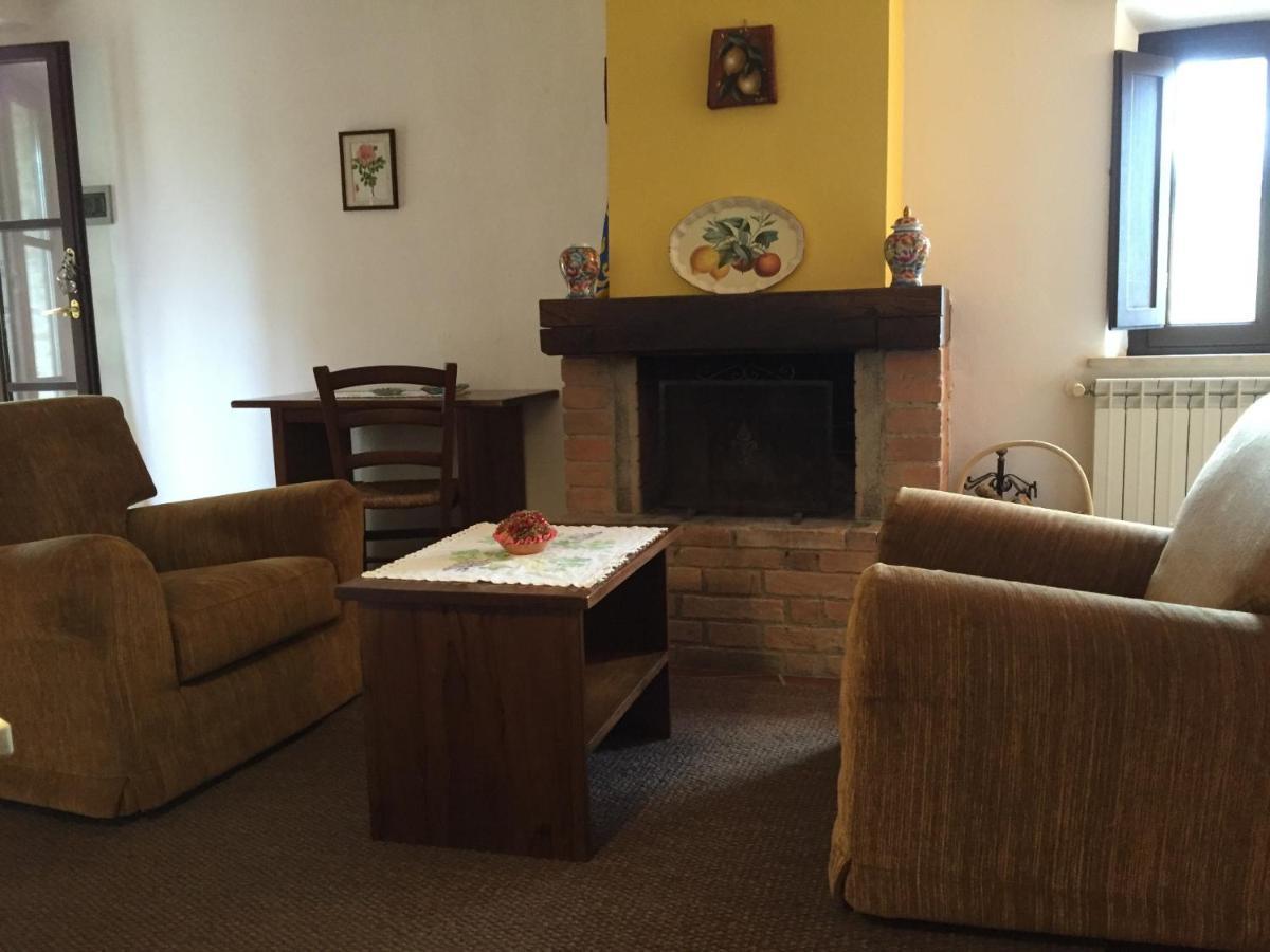 Collelungo Guest House คาสเตลลินาอินเคียนติ ภายนอก รูปภาพ