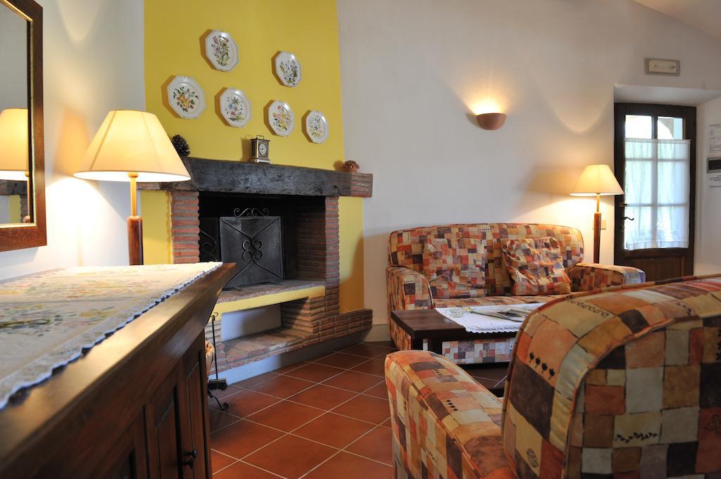 Collelungo Guest House คาสเตลลินาอินเคียนติ ภายนอก รูปภาพ