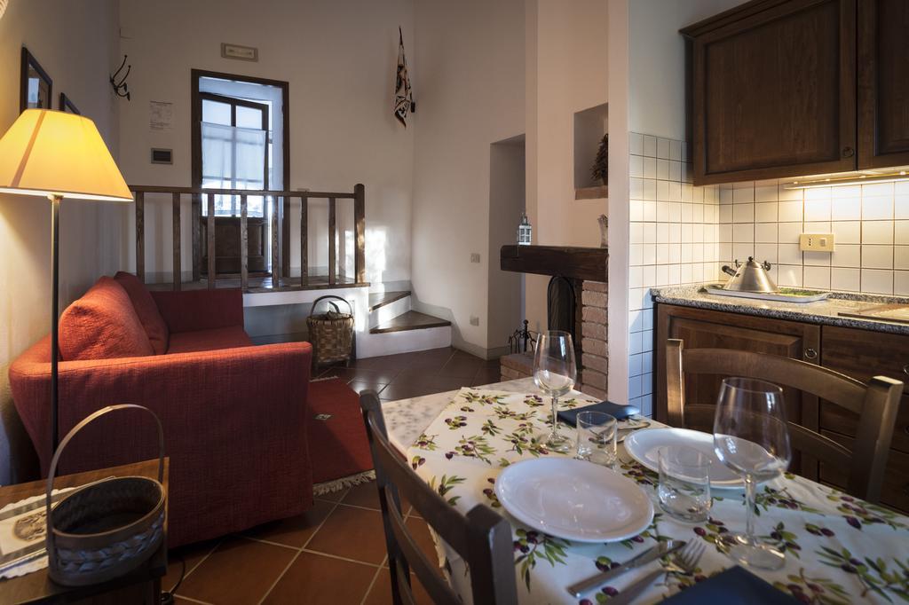Collelungo Guest House คาสเตลลินาอินเคียนติ ภายนอก รูปภาพ
