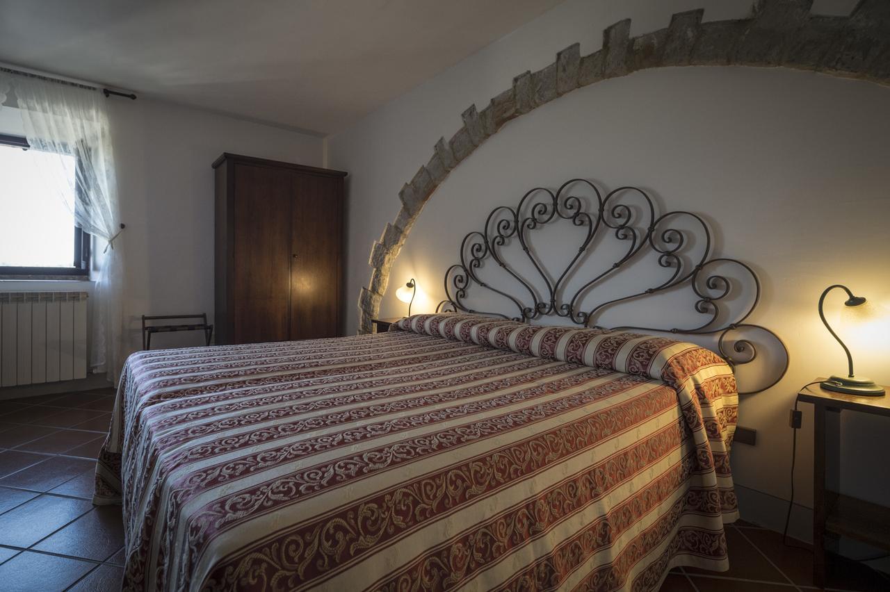 Collelungo Guest House คาสเตลลินาอินเคียนติ ภายนอก รูปภาพ